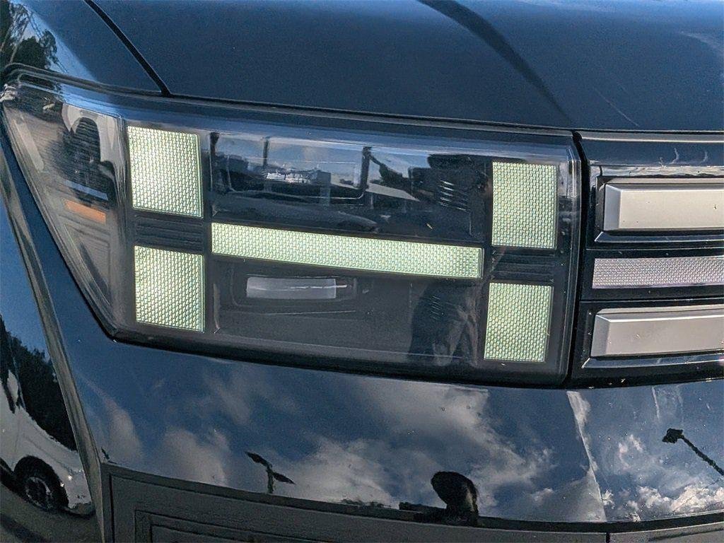 New 2026 Black Hyundai SE FWD image 9