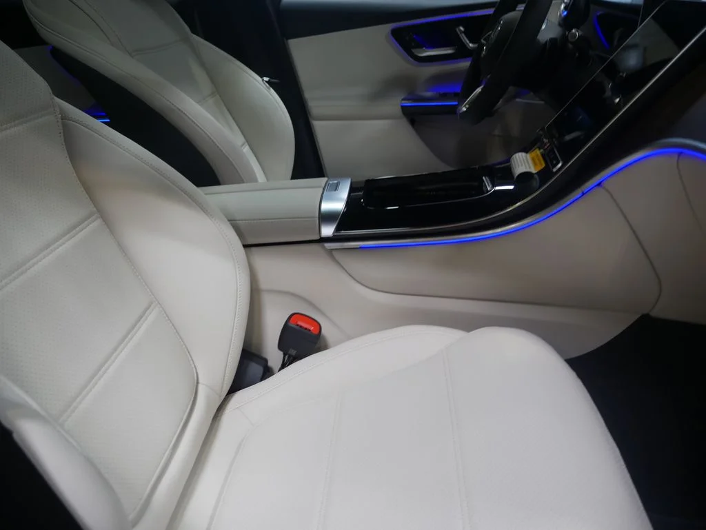 New 2026 Polar White Mercedes-Benz GLC 300 image 28