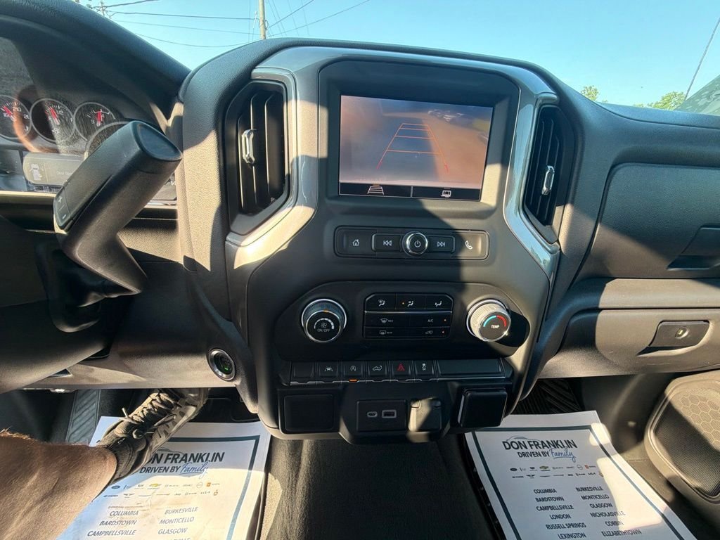 Used 2023 White Chevrolet Custom image 15