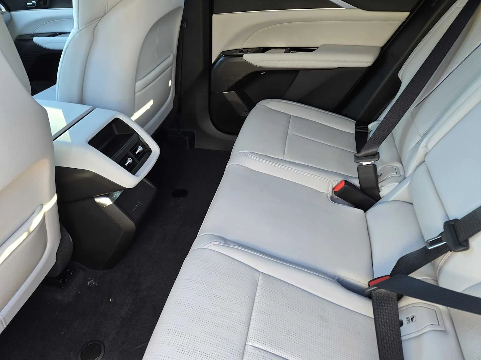 2026 Cadillac LYRIQ Sport - Photo 18