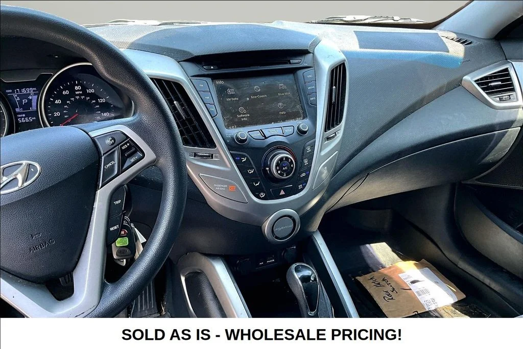 Used 2012 Black Hyundai Base image 9