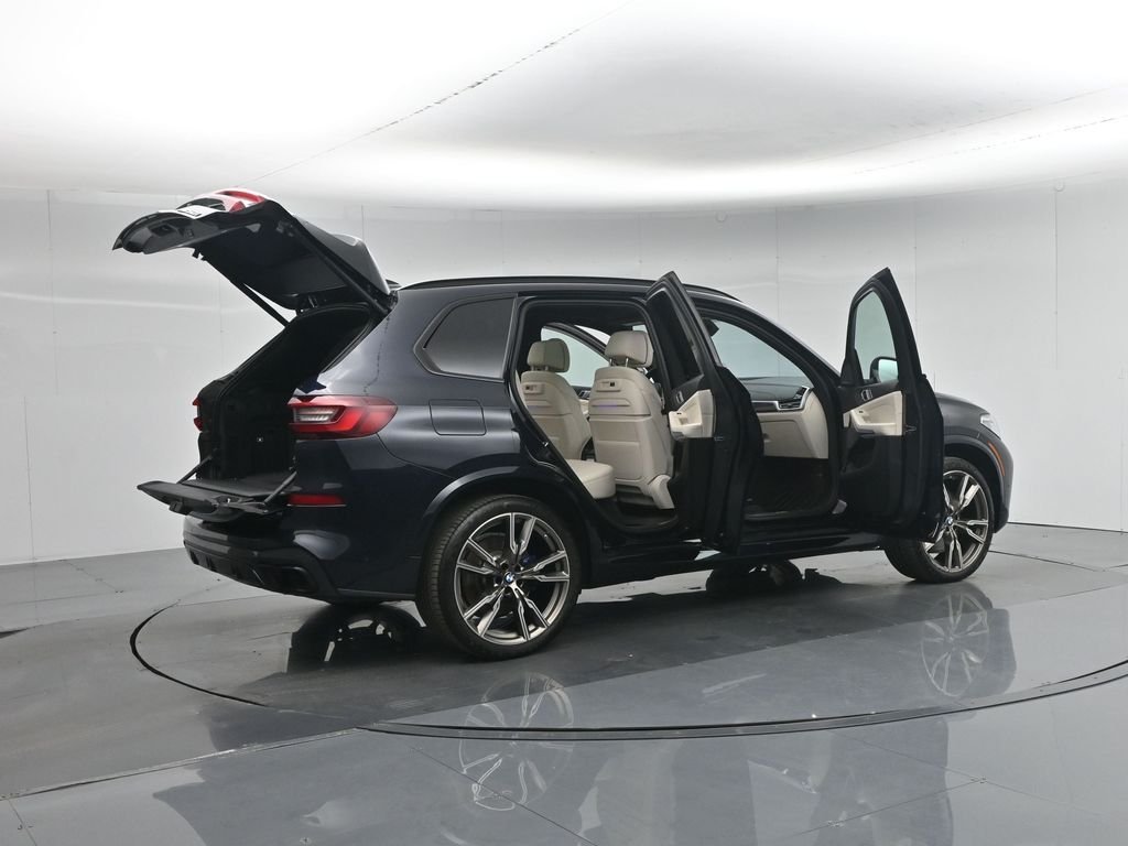 Used 2022 Black BMW M50i image 6