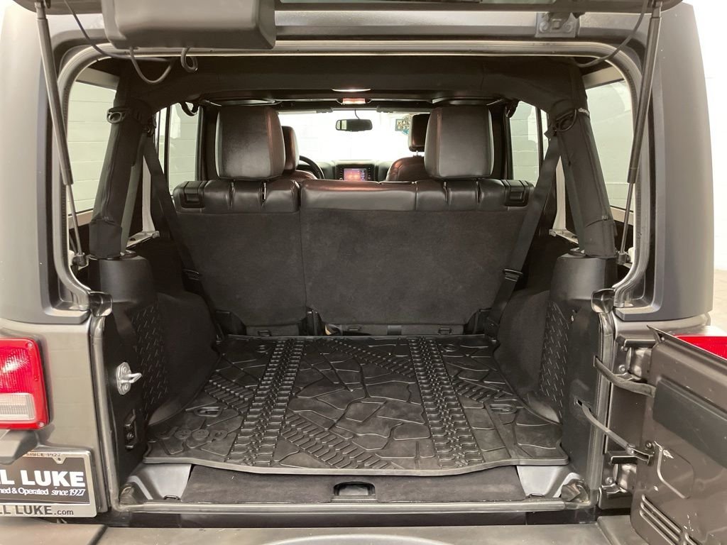Used 2016 Gray Jeep Unlimited Rubicon image 22