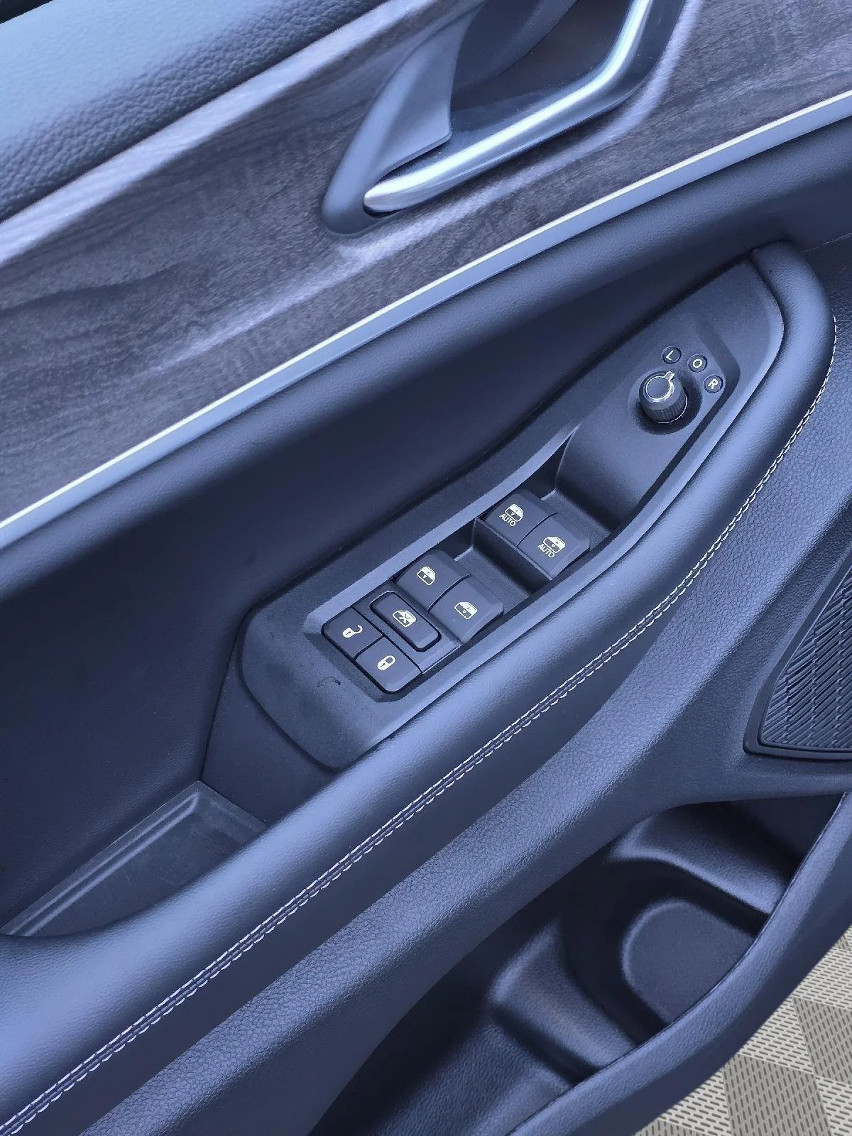 2026 Jeep Grand Cherokee Laredo - Photo 11
