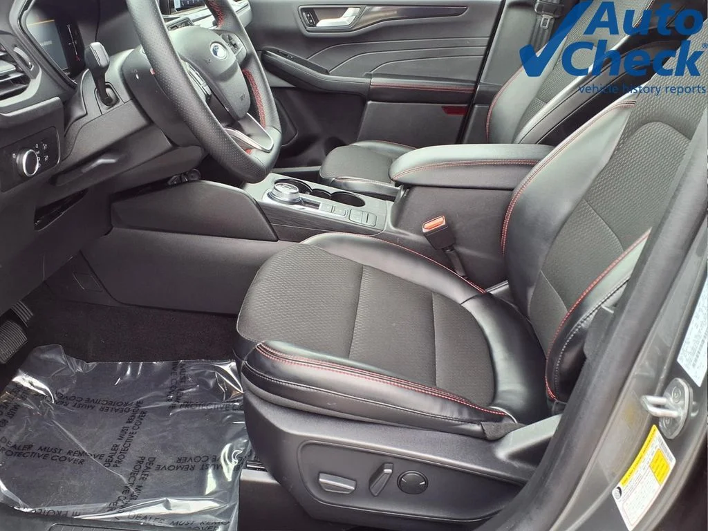Used 2025 Gray Ford ST-Line image 14