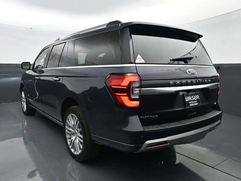 Used 2024  Ford Platinum image 5