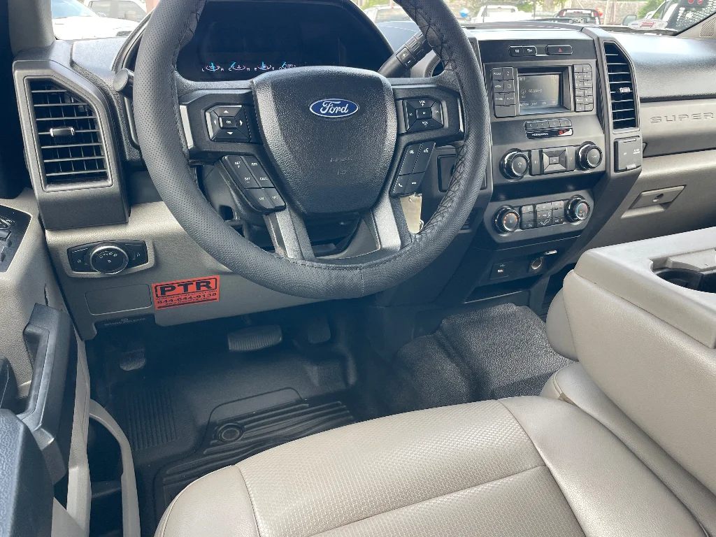 Used 2019 Oxford White Ford XL image 3