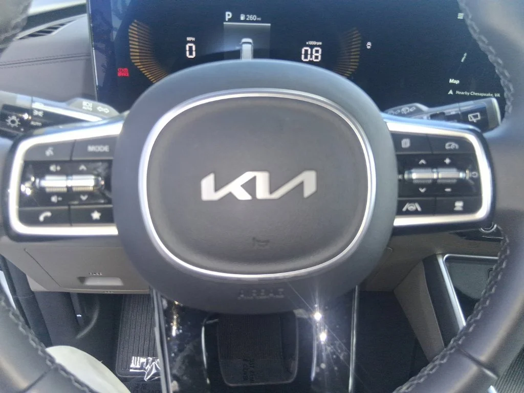 Used 2026 White Kia LXS image 12