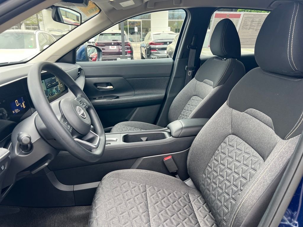 Used 2025 Blue Nissan SV image 8