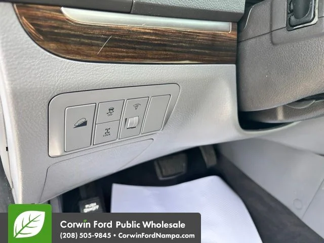 Used 2012 Frost White Pearl Hyundai  image 13