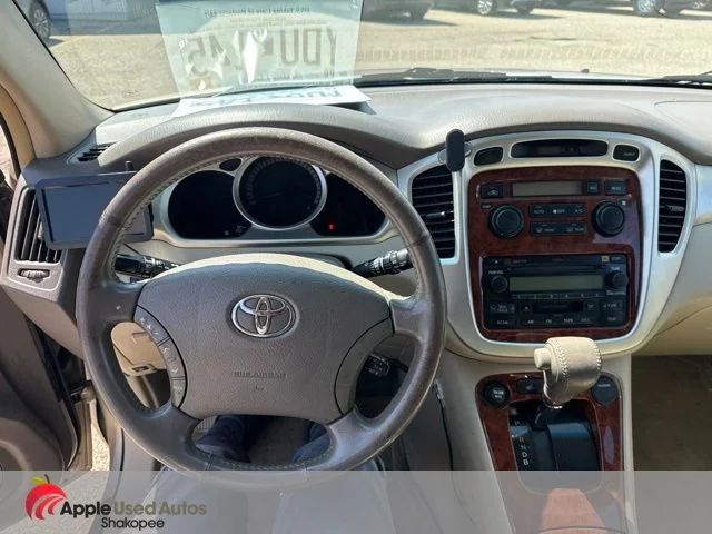 Used 2006 Gold Toyota Limited image 10