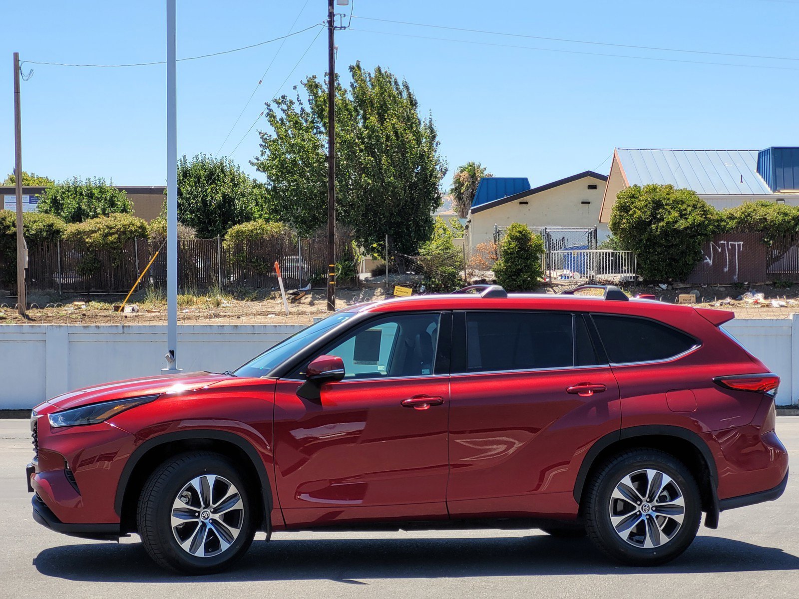 Used 2022  Toyota XLE image 7