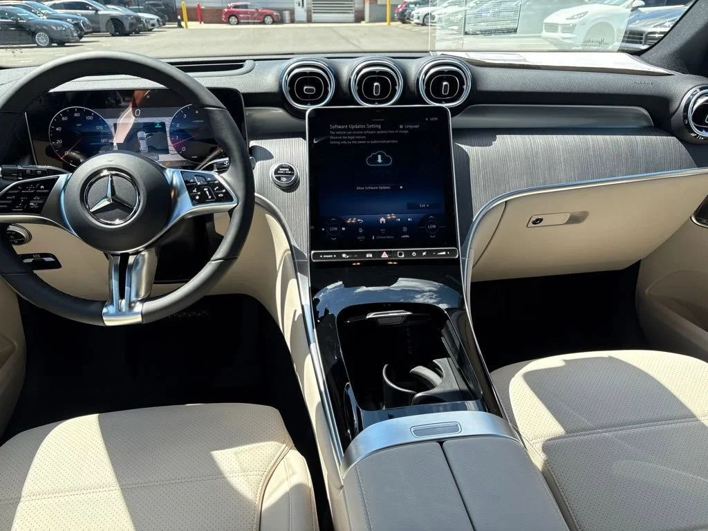 New 2027 Polar White Mercedes-Benz GLC 300 image 29