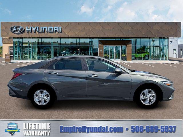 New 2026 Gray Hyundai SE image 9