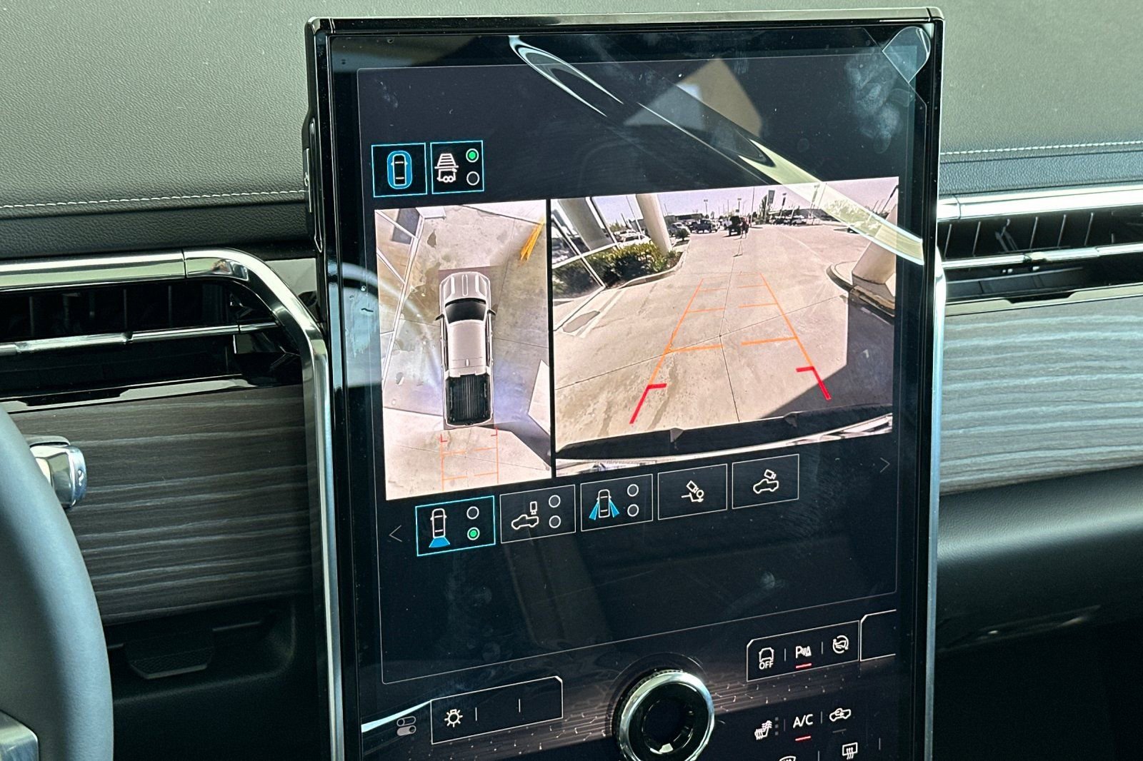 2025 GMC Sierra EV Denali - Photo 20