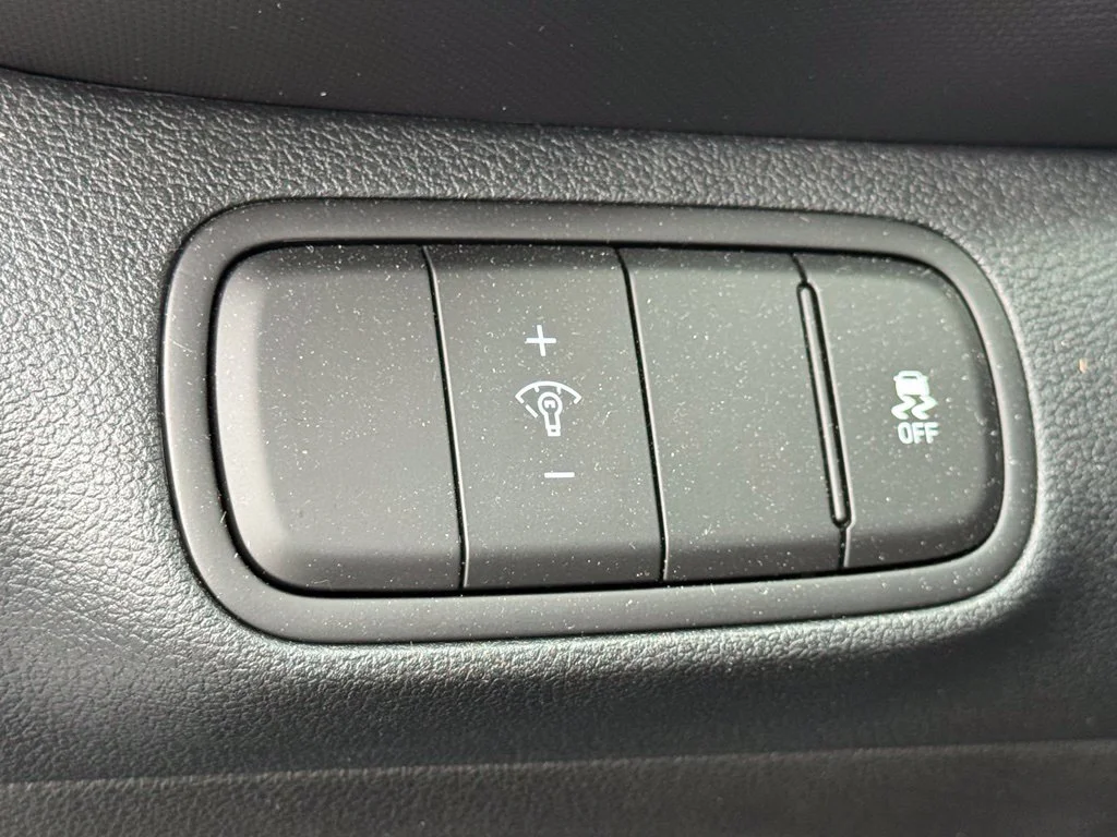 Used 2024 Silver Hyundai SEL image 21