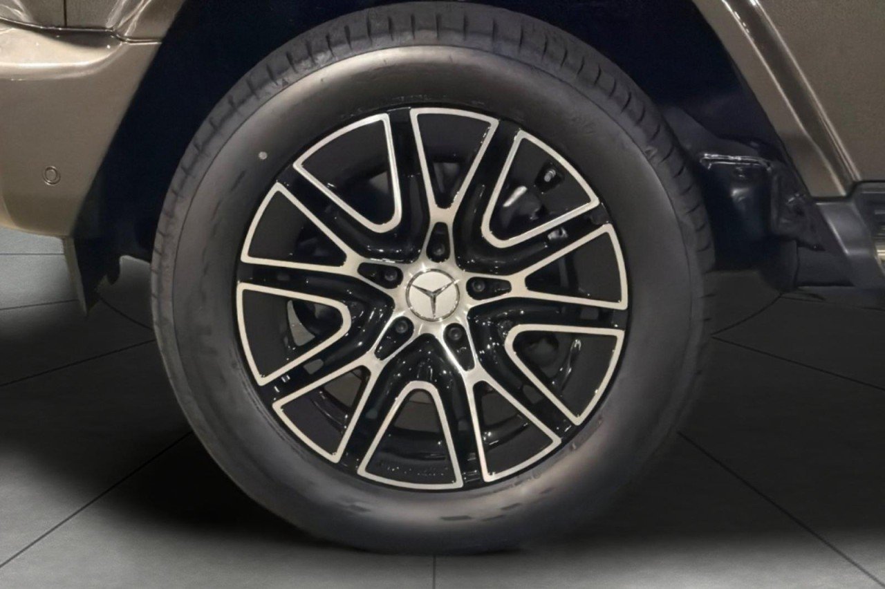 New 2026 Indium Grey Metallic Mercedes-Benz G 580e SUV image 26