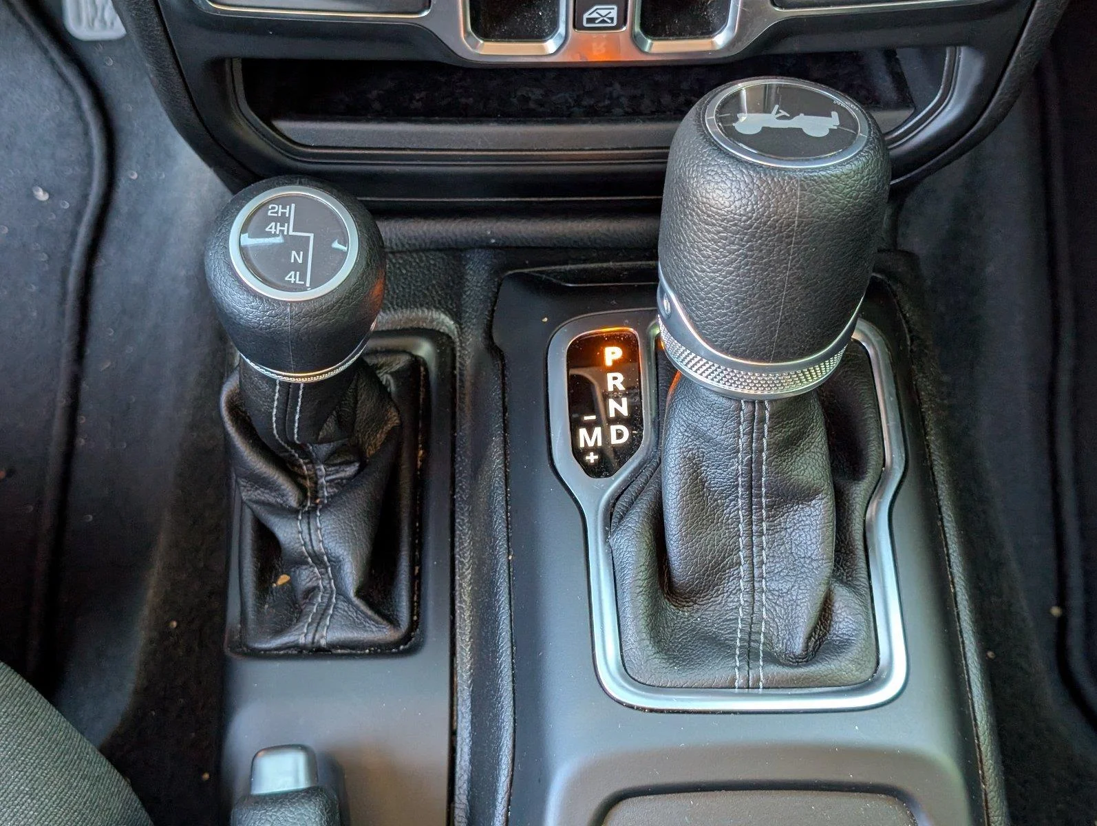Used 2026 Anvil Clearcoat Jeep Sahara image 25