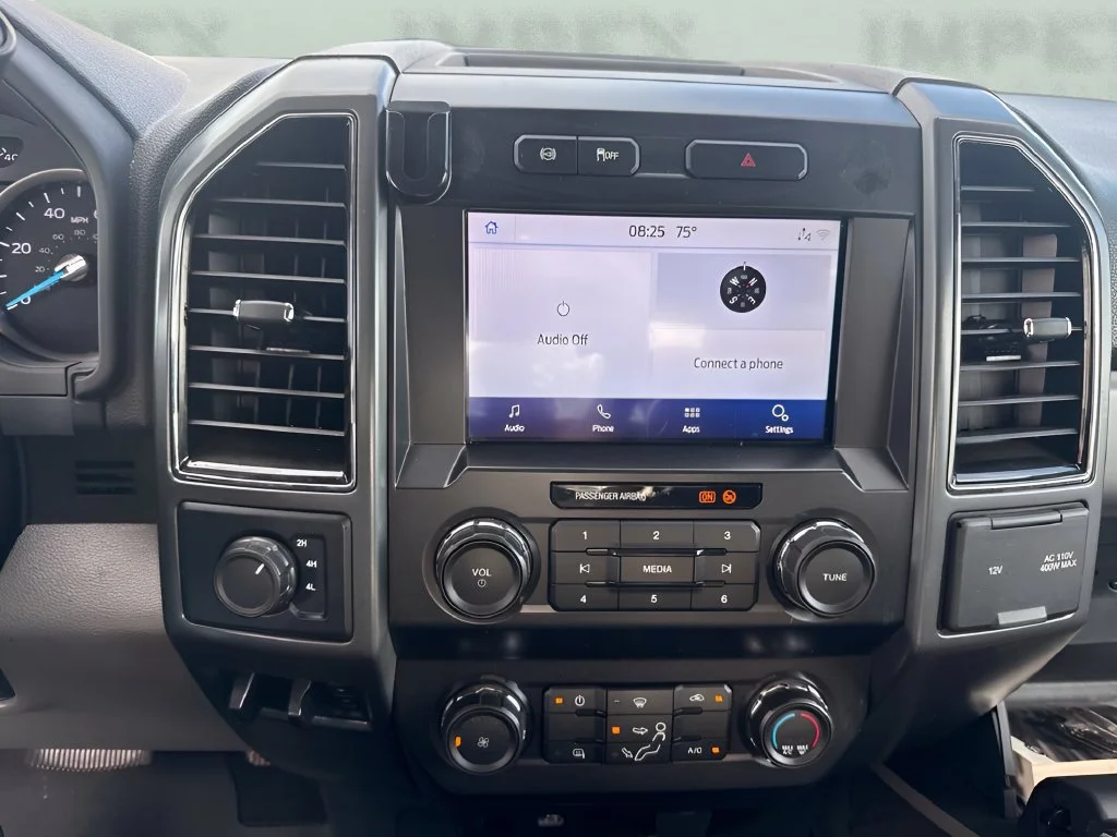 Used 2022  Ford XL image 12