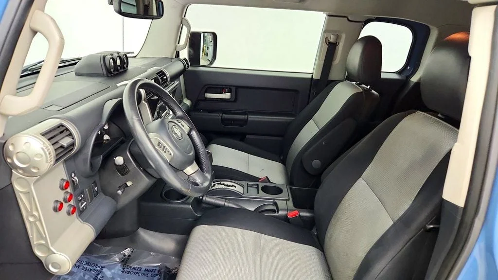 Used 2014 Heritage Blue Toyota 4WD 4dr Automatic image 18