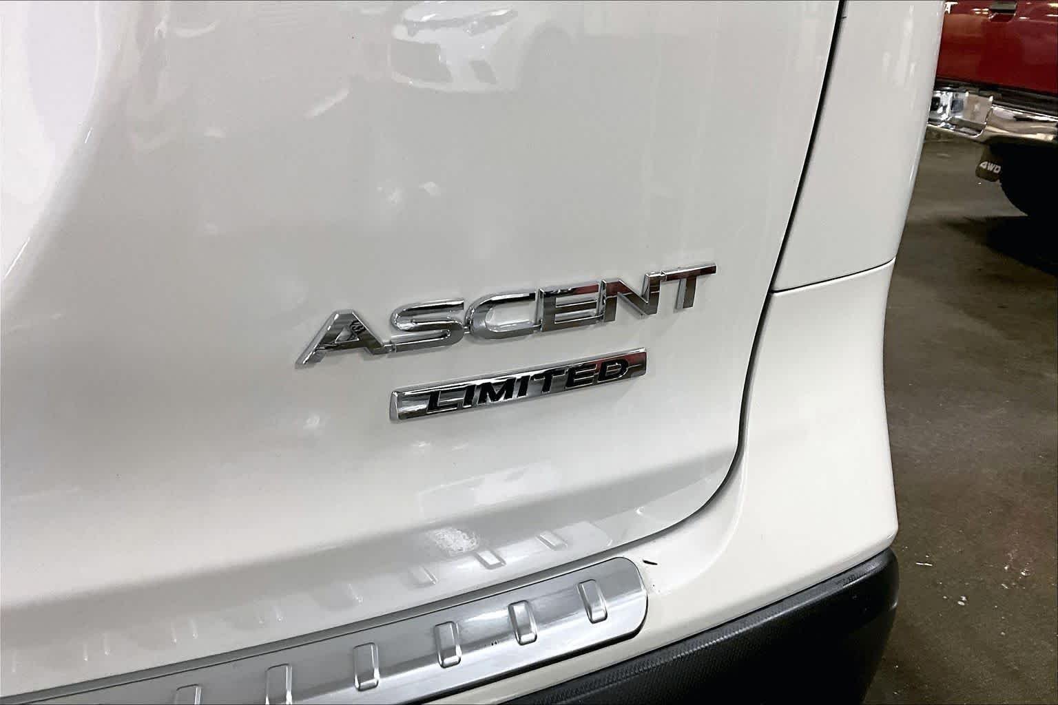 Used 2023 Crystal White Pearl Subaru Limited image 10