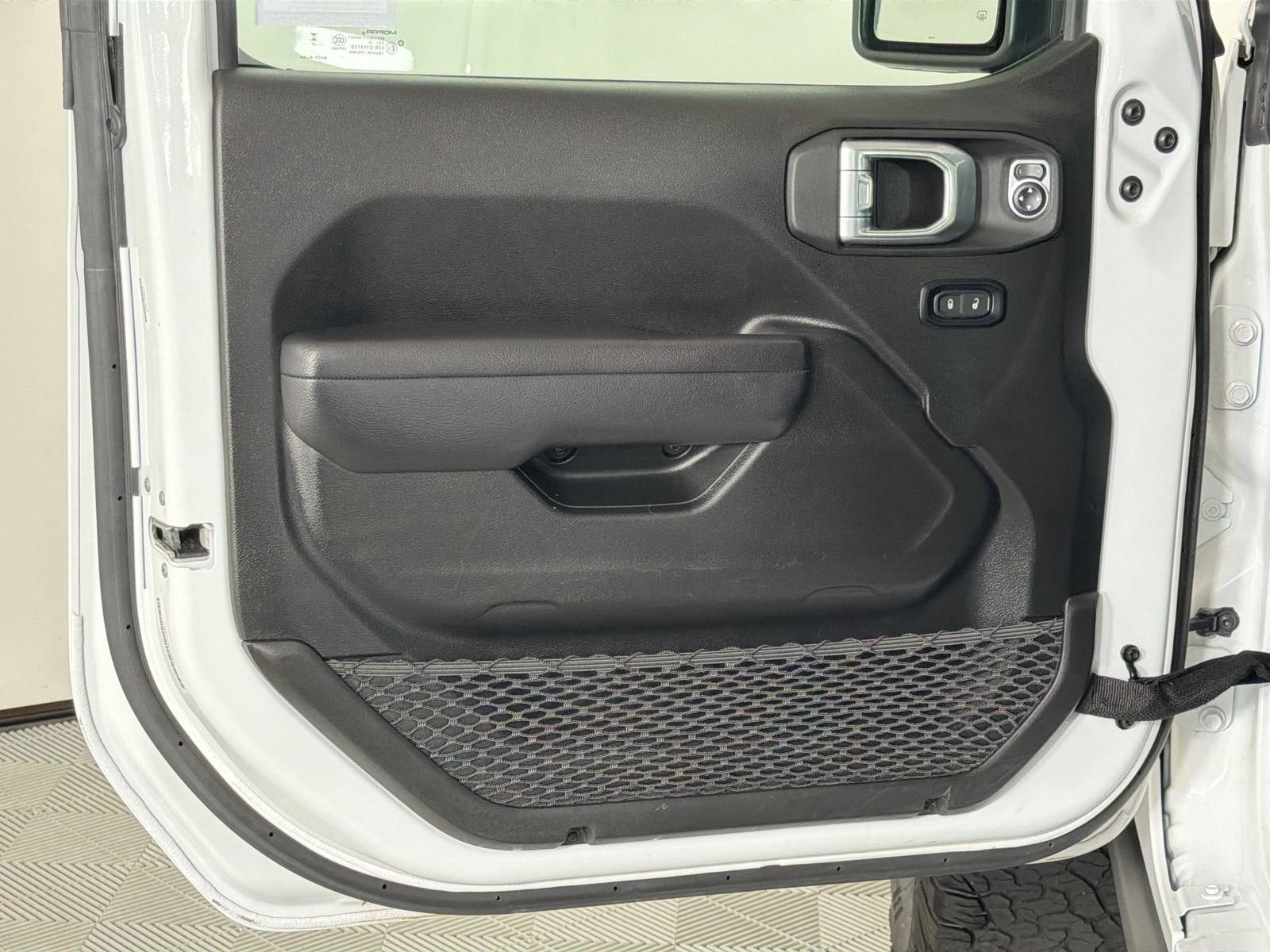 2025 Jeep Wrangler 4-Door Rubicon - Photo 20