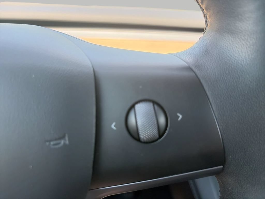 Used 2024  Tesla Long Range image 26