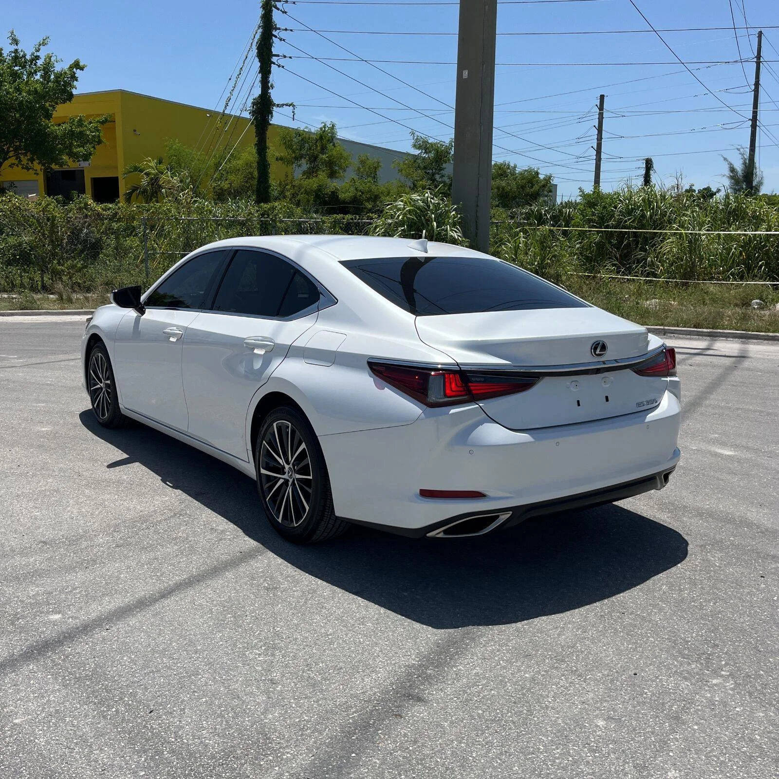 Used 2023 Eminent White Pearl Lexus ES 350 image 4