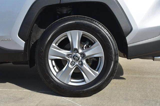 Used 2025 Silver Toyota LE image 8