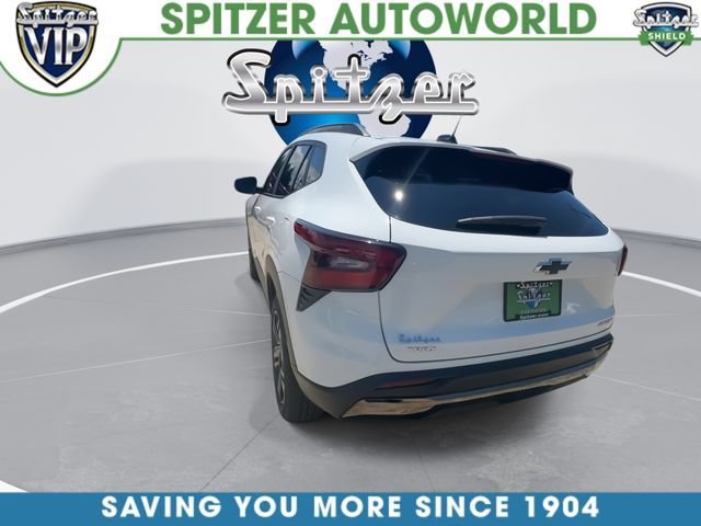 Used 2024 Summit White Chevrolet ACTIV image 8