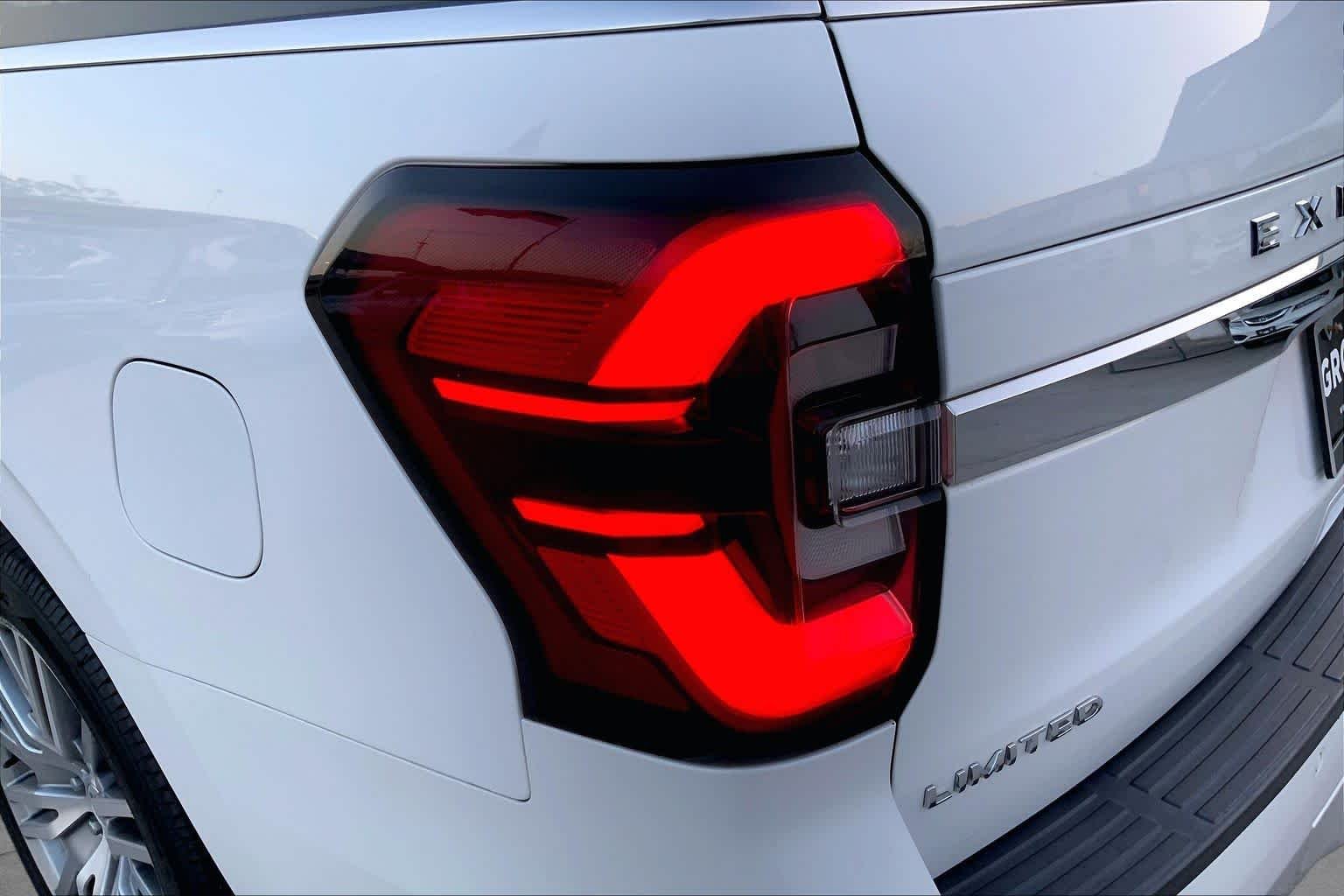 Used 2022 Oxford White Ford Limited image 29