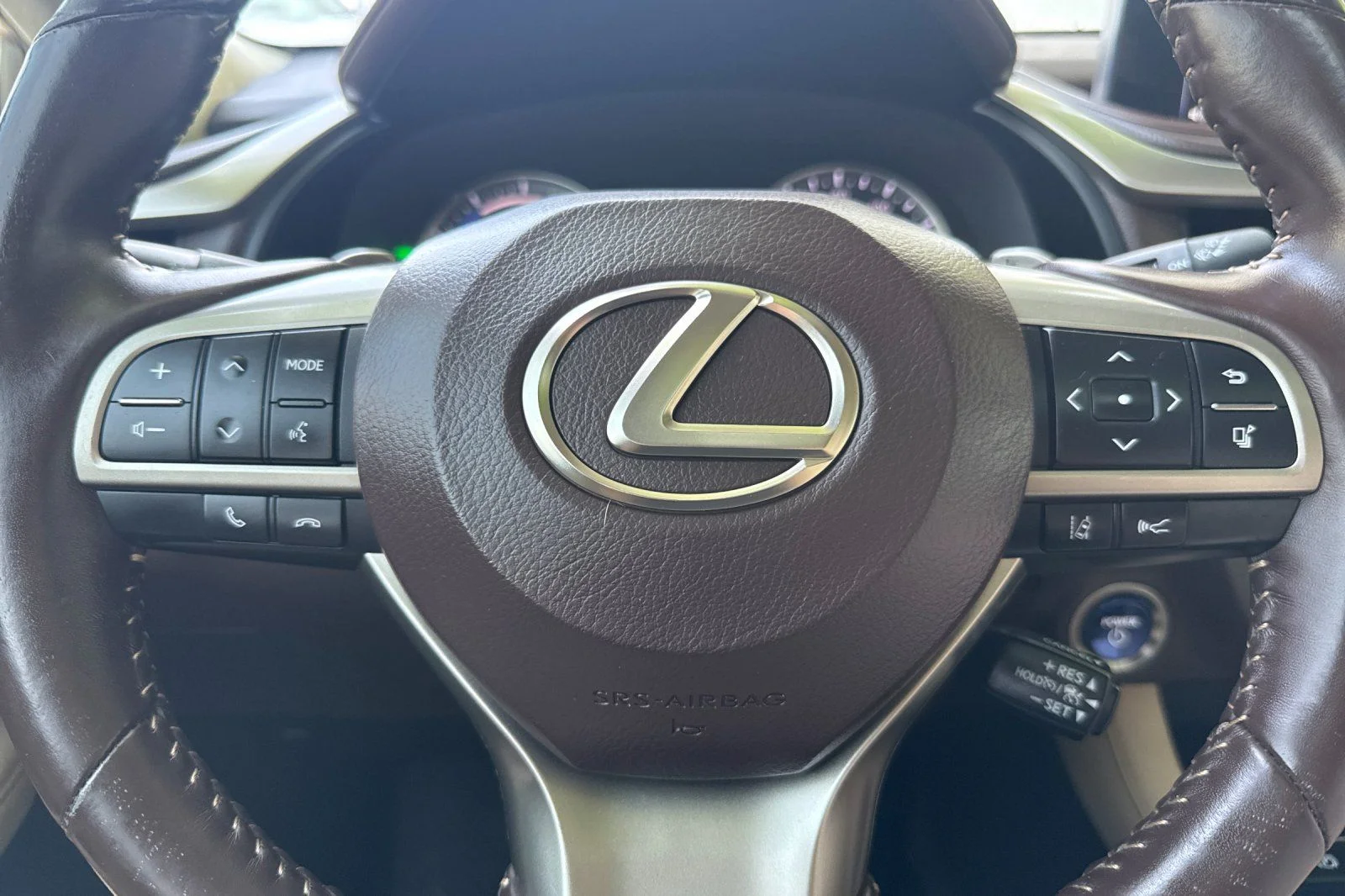 Used 2020 Red Lexus 450h image 23