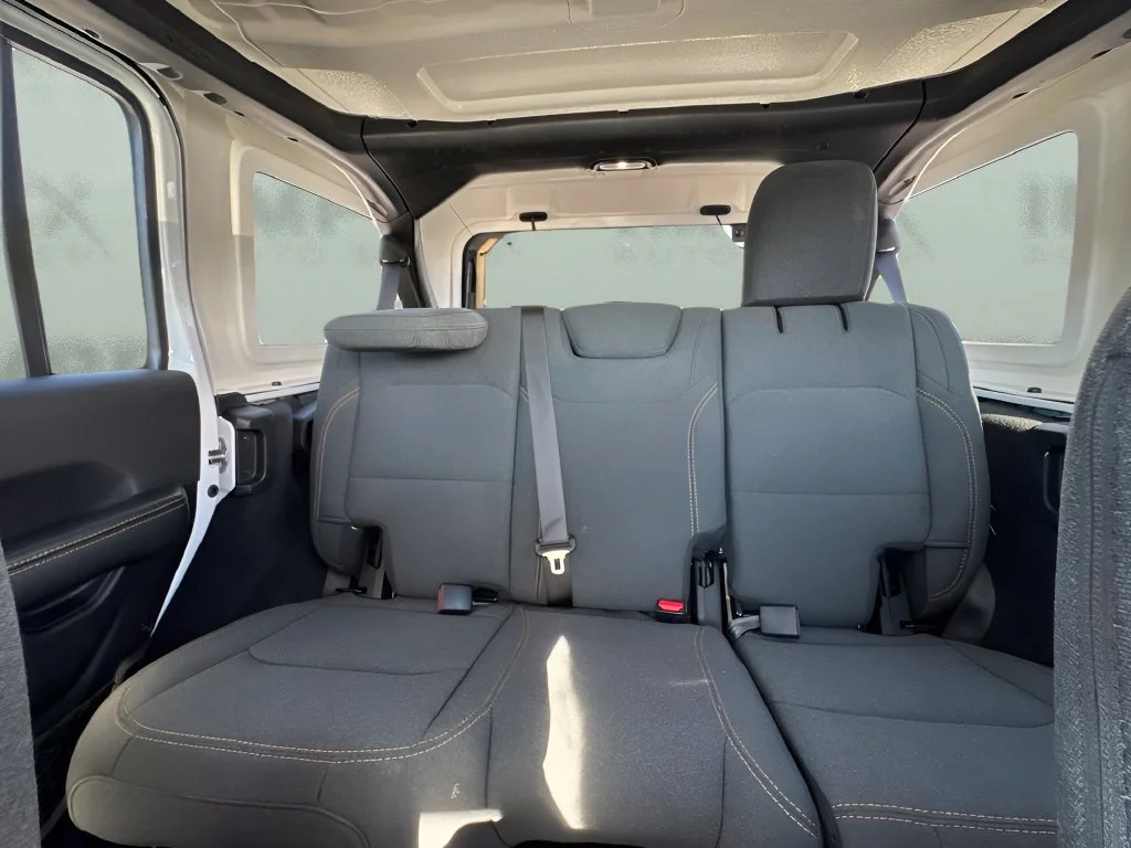 Used 2026 White Jeep Sahara image 10