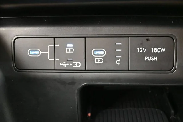 Used 2025 Green Hyundai Limited image 25