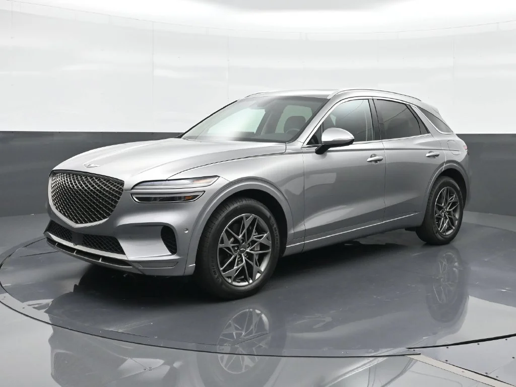 Used 2023 Silver Genesis 2.5T image 1