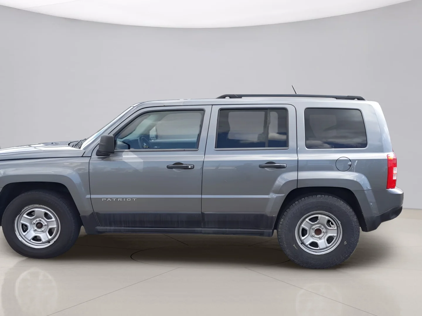 Used 2014 Gray Jeep SPORT image 2