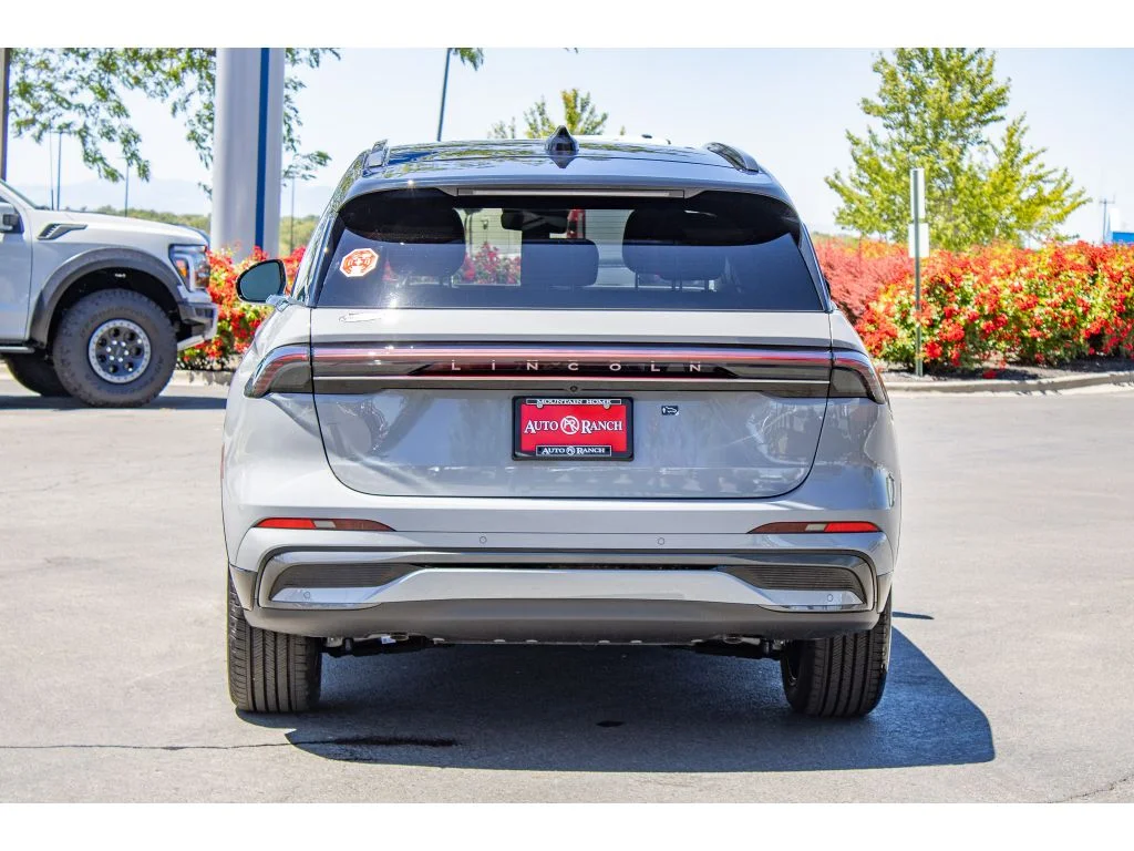 New 2026 Gray Matter Metallic Clearcoat Lincoln Reserve image 7