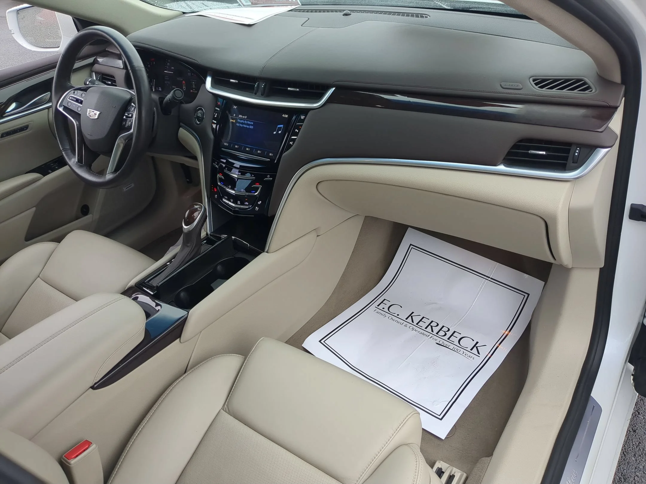 Used 2016 Crystal White Tricoat Cadillac Luxury Collection image 27