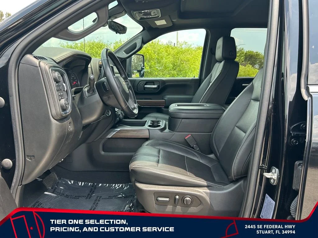 Used 2022 Mosaic Black Metallic Chevrolet High Country image 13