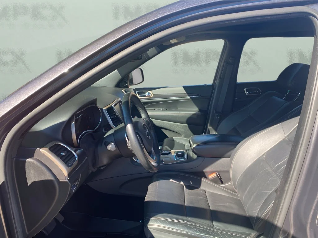 Used 2014  Jeep Limited image 9