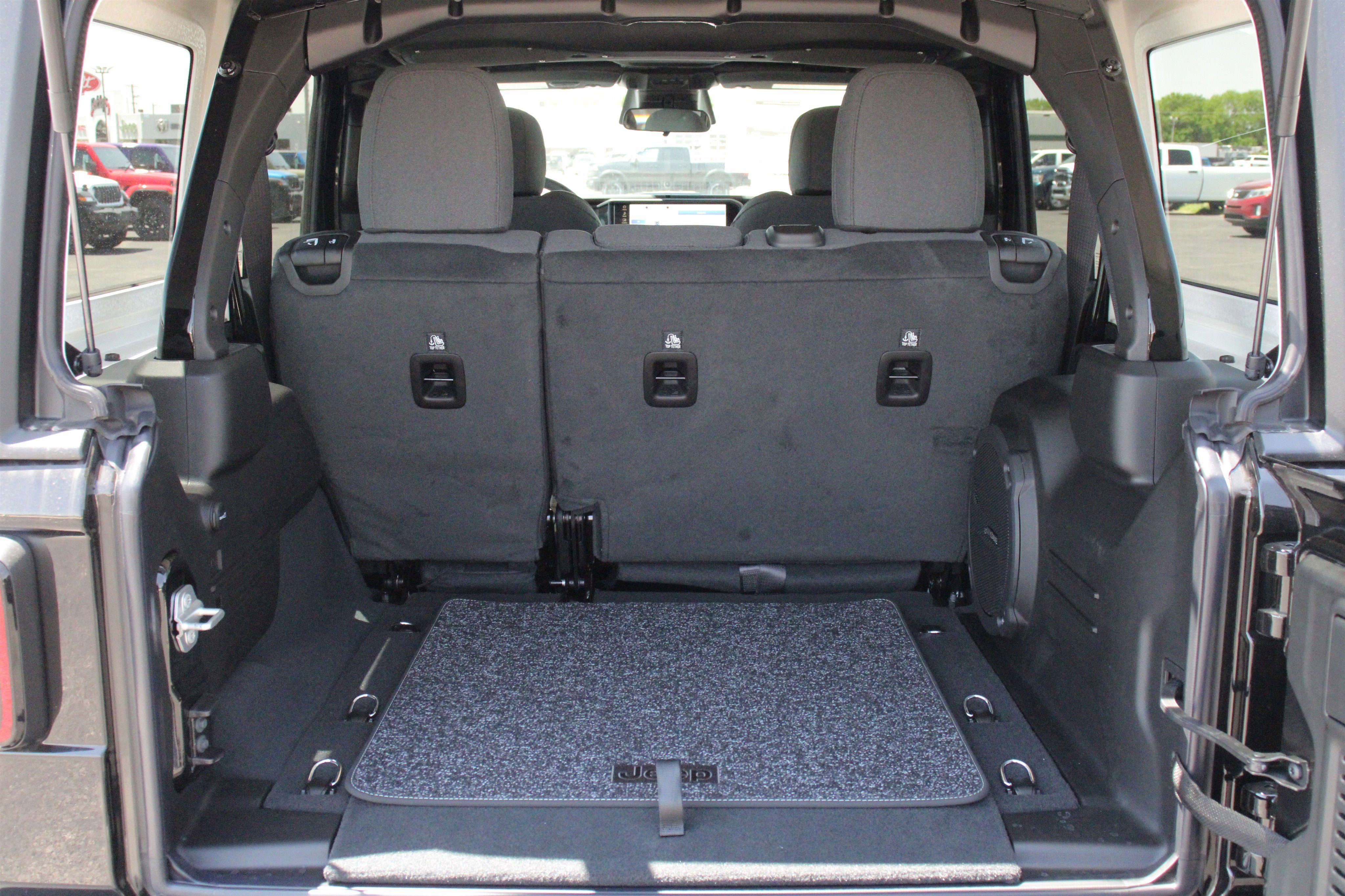 New 2026 Black Clear-Coat Exterior Paint Jeep 85th Anniversary image 24