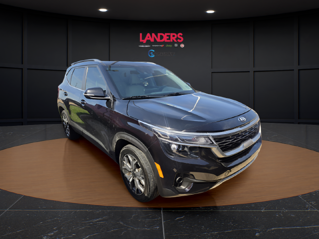 Used 2021 Black Kia EX image 5