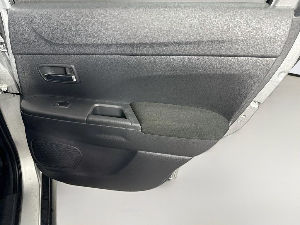 Used 2025 Alloy Silver Metallic Mitsubishi ES image 23