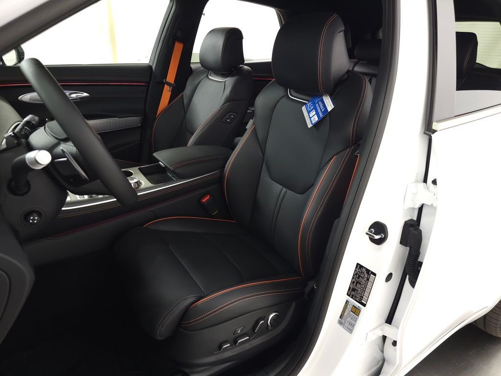 New 2026 White Genesis 2.5T SPORT PRESTIGE image 12