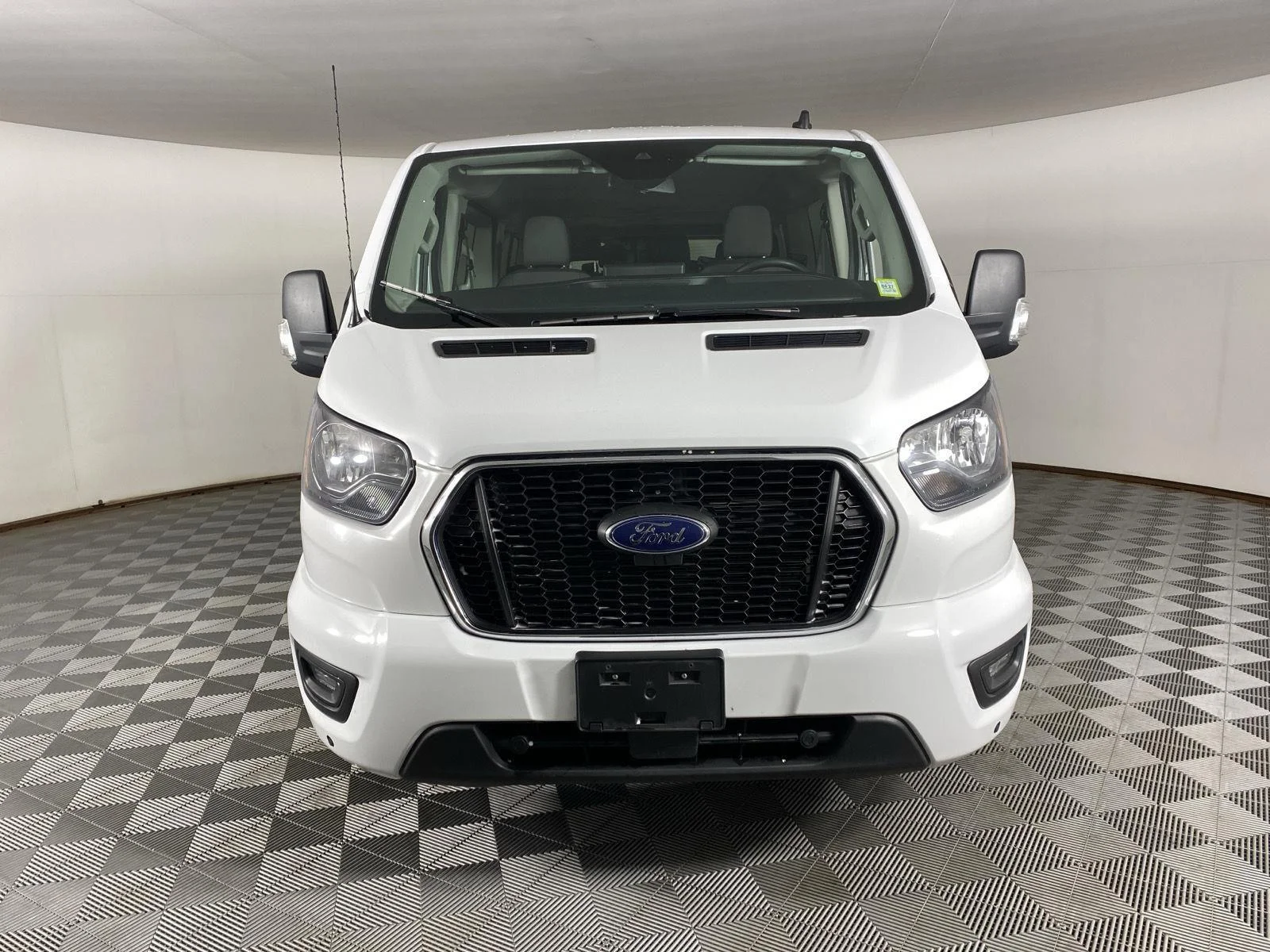 Used 2024 Oxford White Ford 350 XL image 2