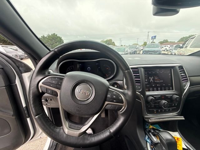 Used 2018 White Jeep Limited image 12