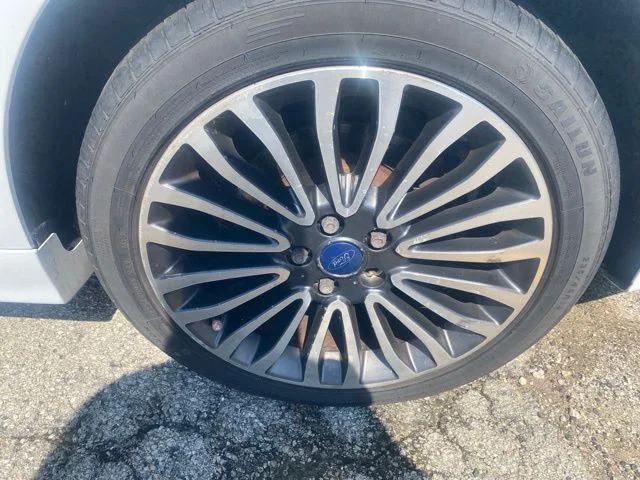 Used 2018 Oxford White Ford Titanium image 6