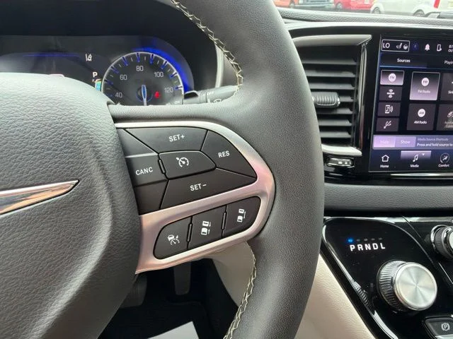 Used 2024 Black Chrysler Touring L image 35