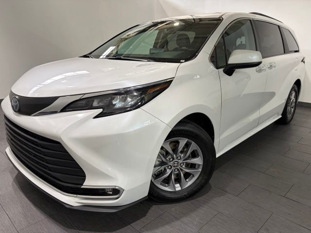 2024 Toyota Sienna XLE