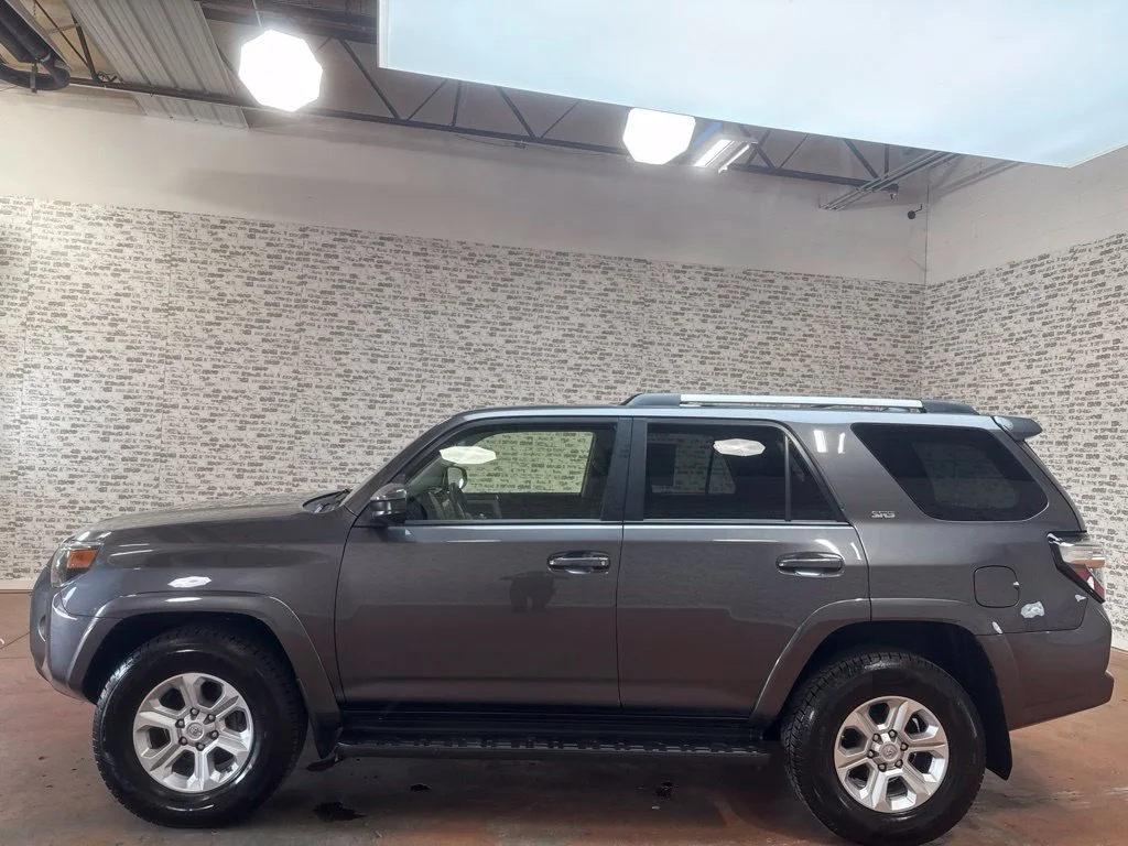 Used 2021 Magnetic Gray Metallic Toyota SR5 image 4